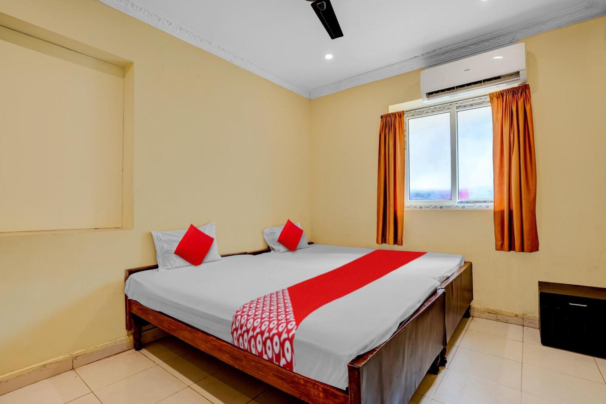 Oyo Royal Visakha Beach Guest House Visakhapatnam Extérieur photo