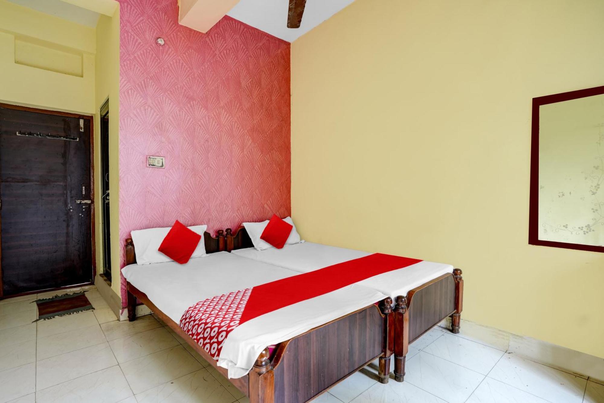 Oyo Royal Visakha Beach Guest House Visakhapatnam Extérieur photo