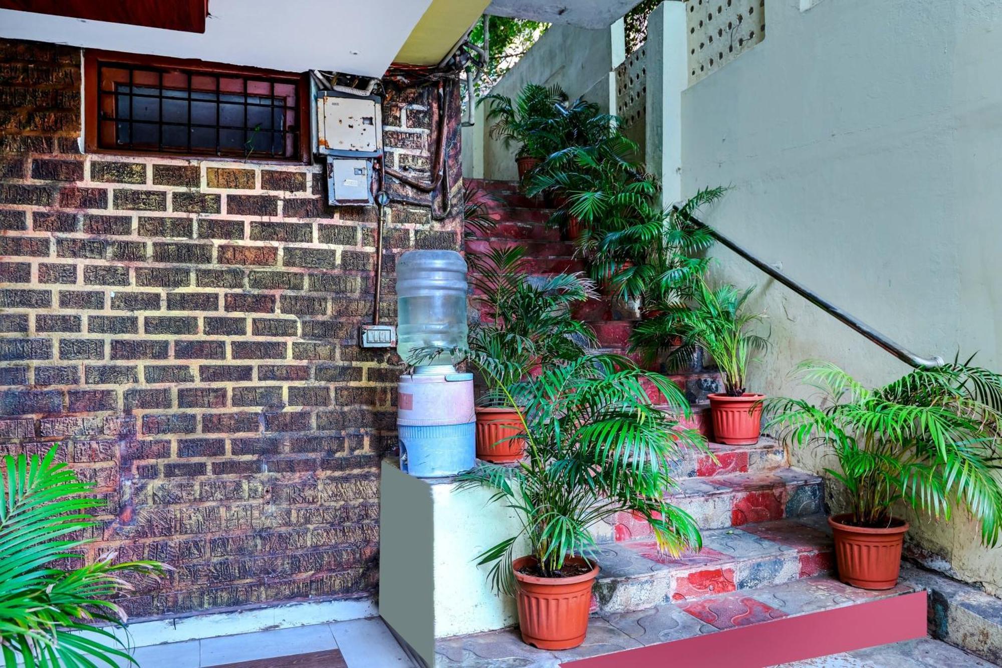 Oyo Royal Visakha Beach Guest House Visakhapatnam Extérieur photo